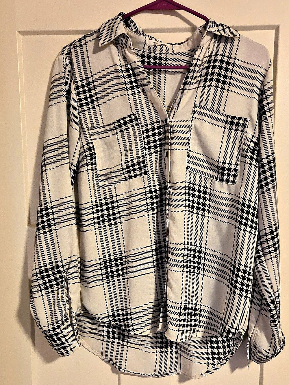 Maurices Plaid Button Down Blouse in White & Black Size Medium